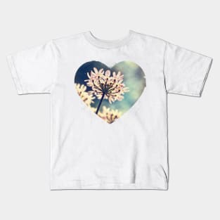 Queen Annes Lace flowers Kids T-Shirt